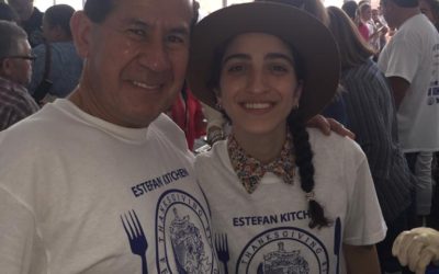 Los directivos del Museo apoyando las obras sociales que realiza la familia Estefan.